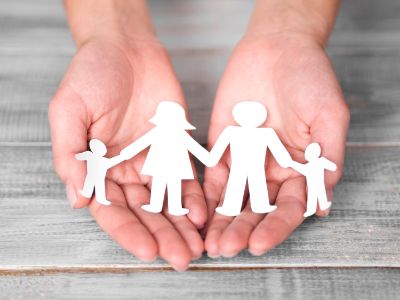 famiglia-carta-ritagliata